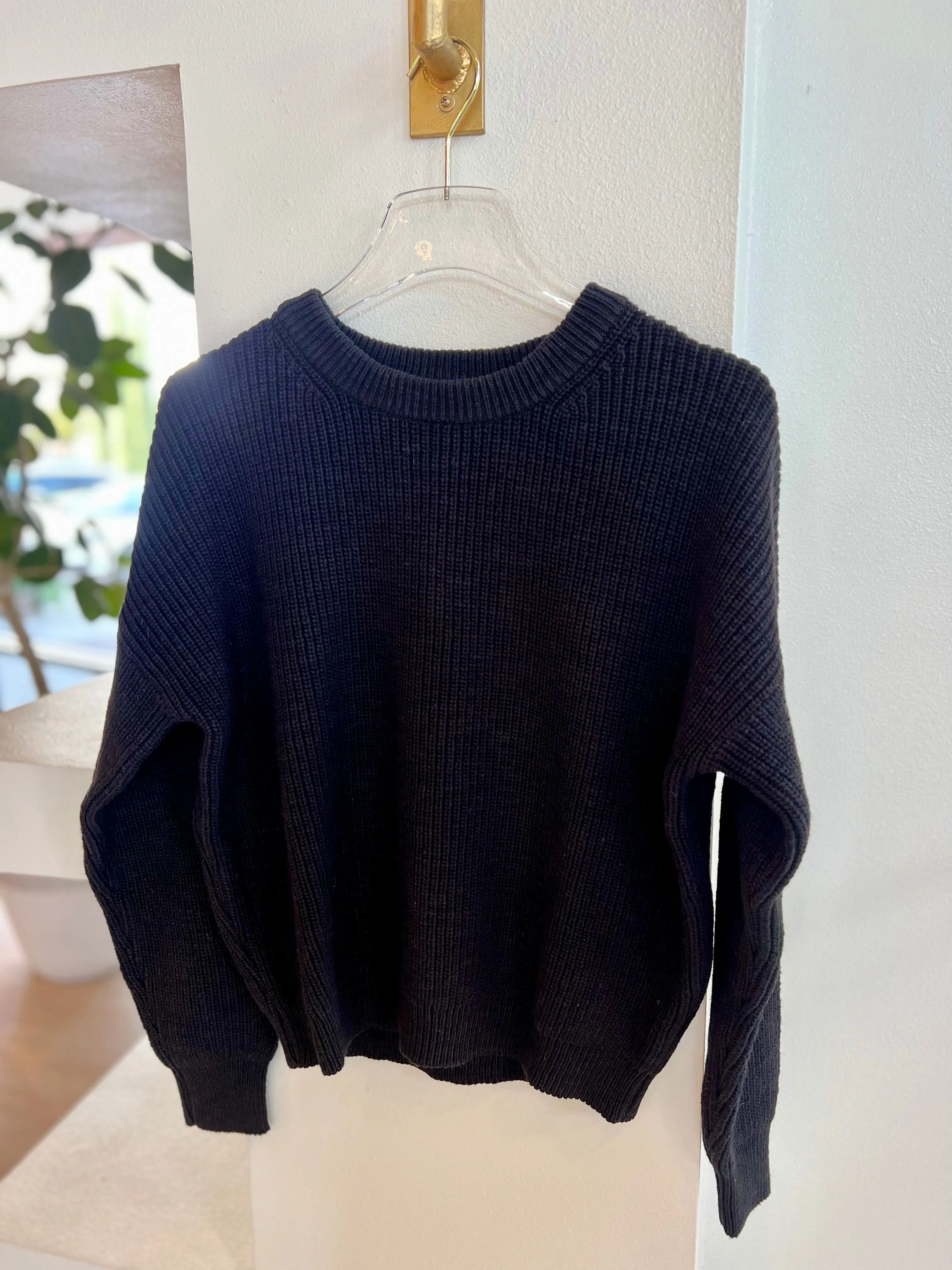 Itk1502 Black Crewneck Sweater