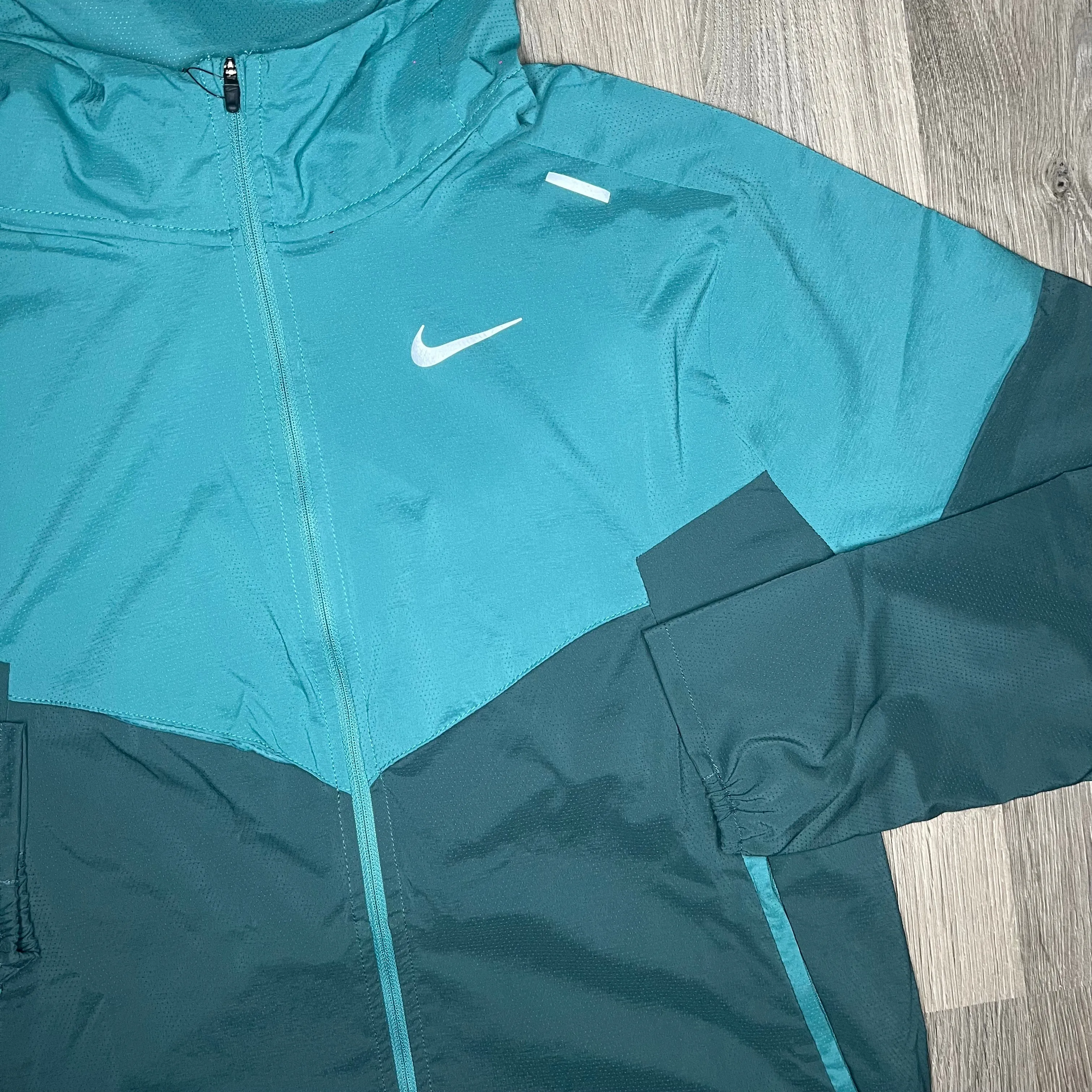 Nike Windrunner Mineral Teal